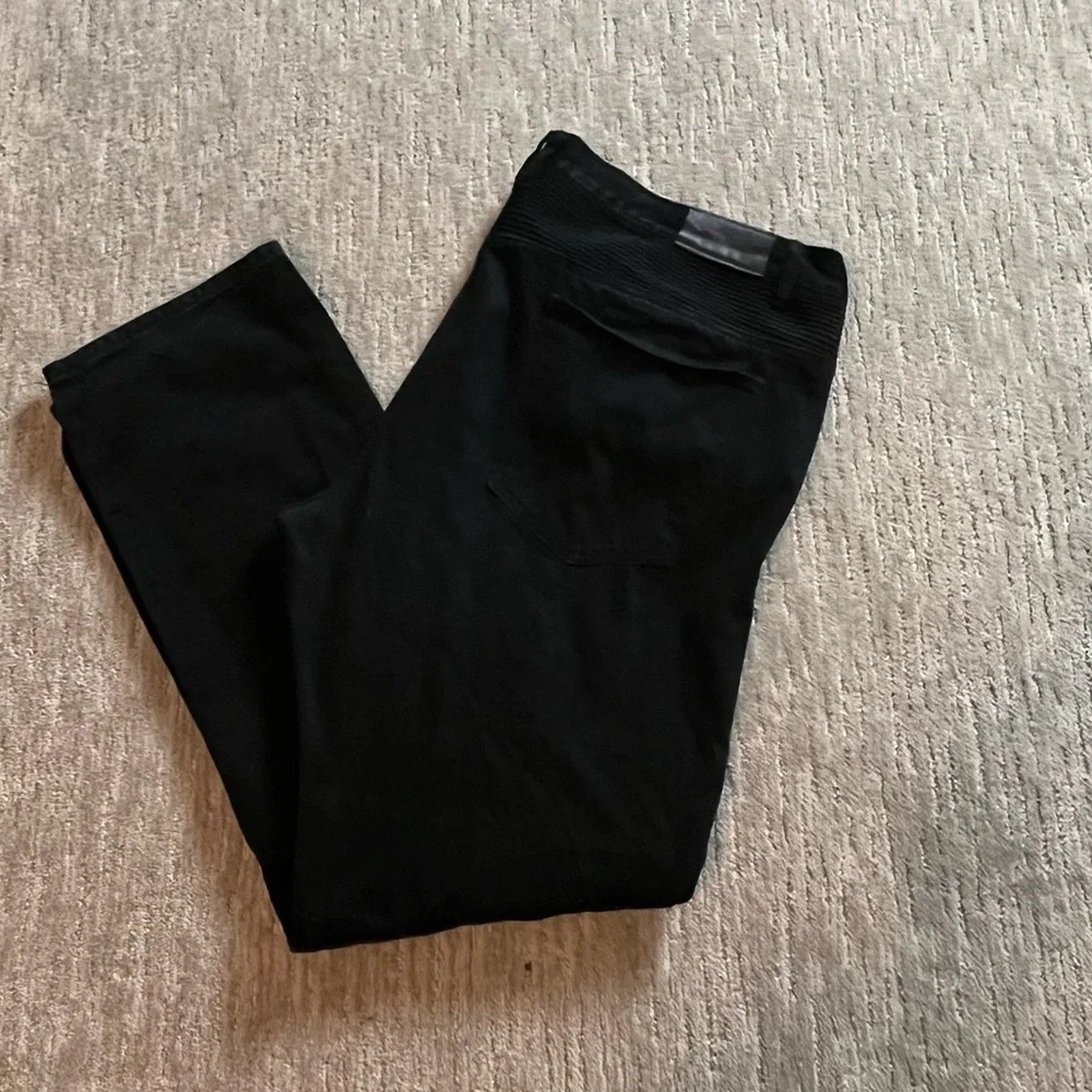 EMBELLISH BLACK STRAIGH LEG JEANS SZ 44